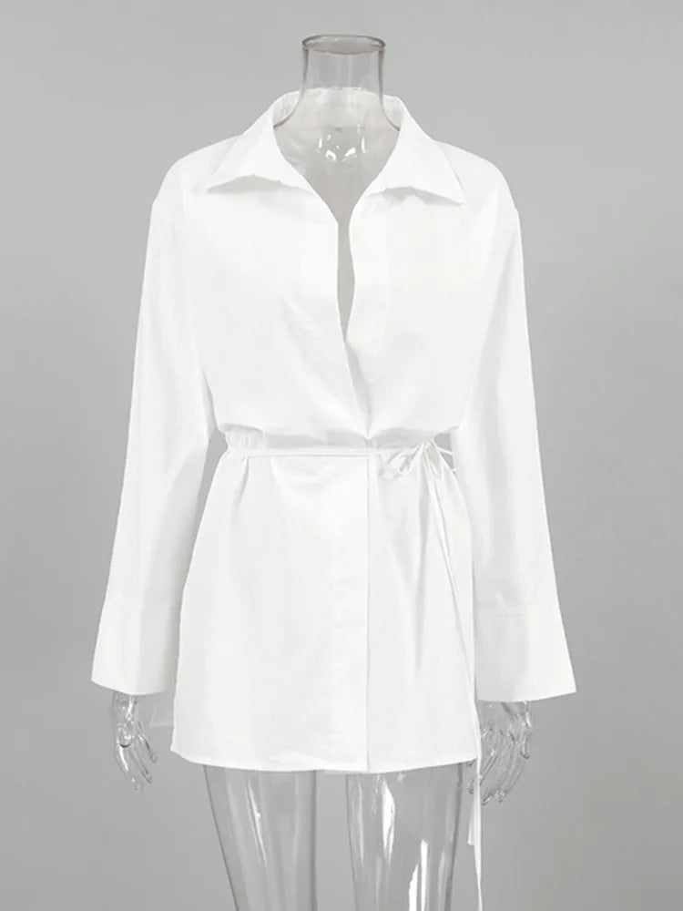 Μπλούζα Με Γιακά Και Δέσιμο Στο Γιακά Με Πλαϊνά Σκισίματα