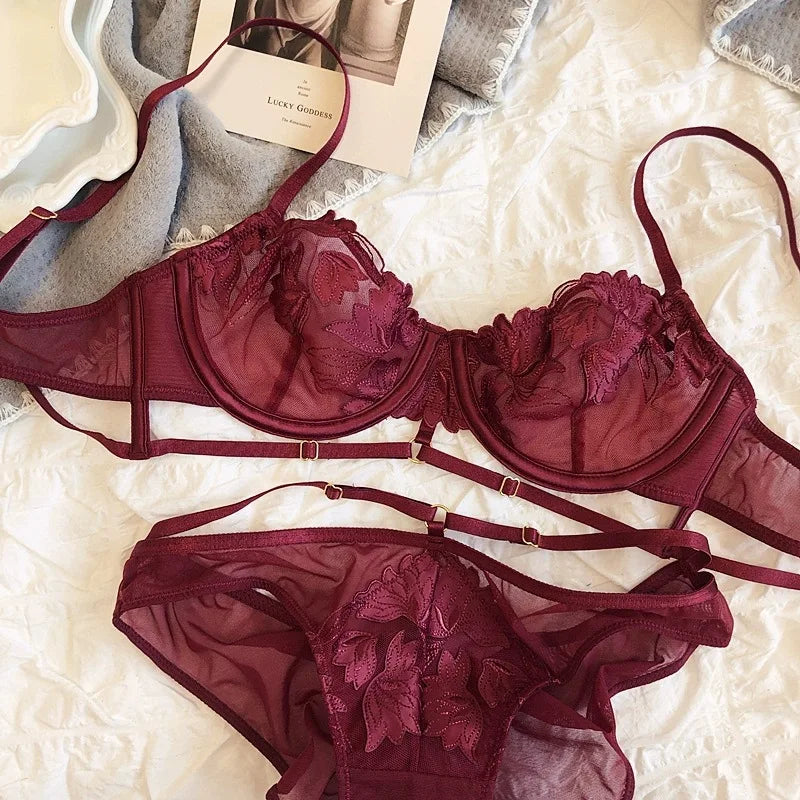 Κεντημένο Σετ