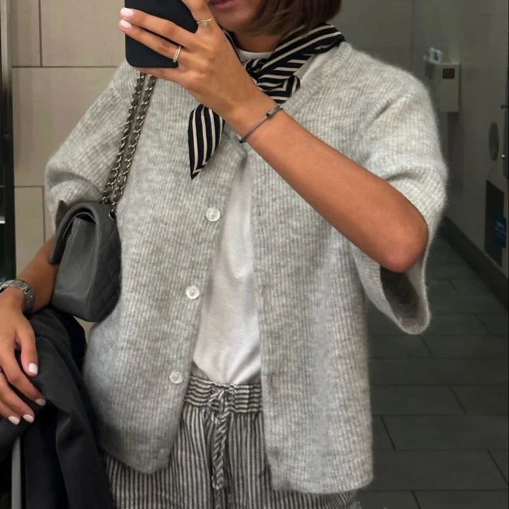 Ζακέτα Με Κοντό Μανίκι Και Κουμπιά