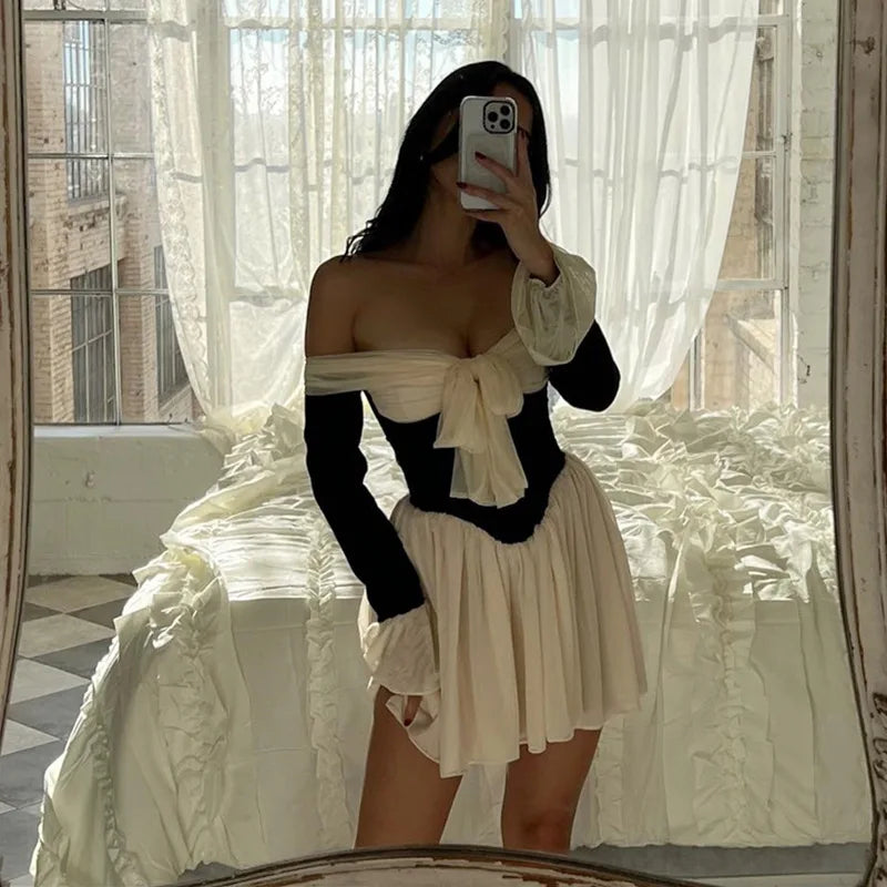 Μίνι Φόρεμα Με Λεπτομέρεια Στο Στήθος Και Βολάν