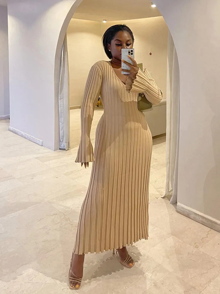 Φόρεμα Μάξι Με Φαρδιά Ριμπ Λαιμόκοψη Και V Λαιμόκοψη