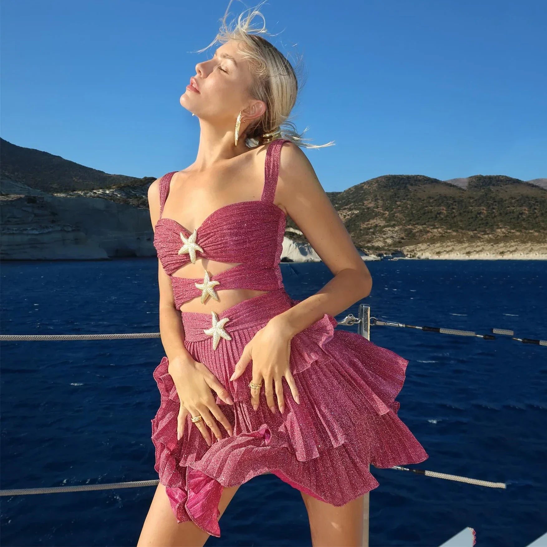 Μίνι Φόρεμα Juquehy Με Γκλίτερ Και Βολάν Και Αγκράφα