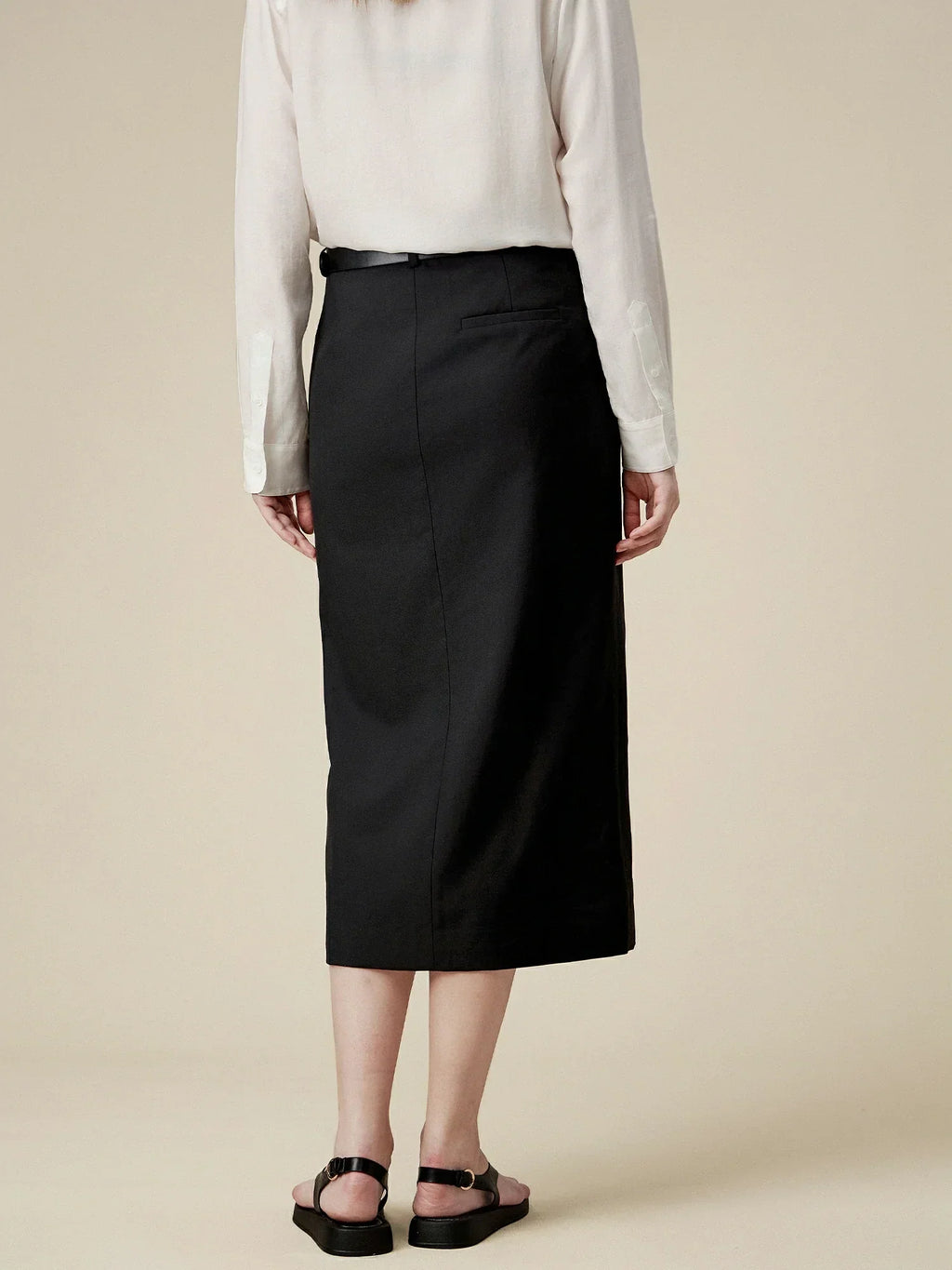 Κοστούμι Με Ίσια Σχισμή Και Μισή Φούστα