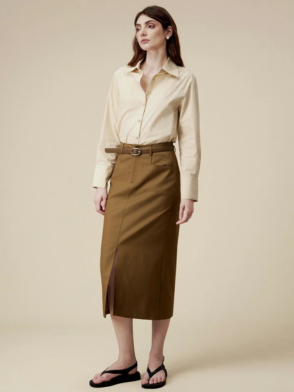 Κοστούμι Με Ίσια Σχισμή Και Μισή Φούστα