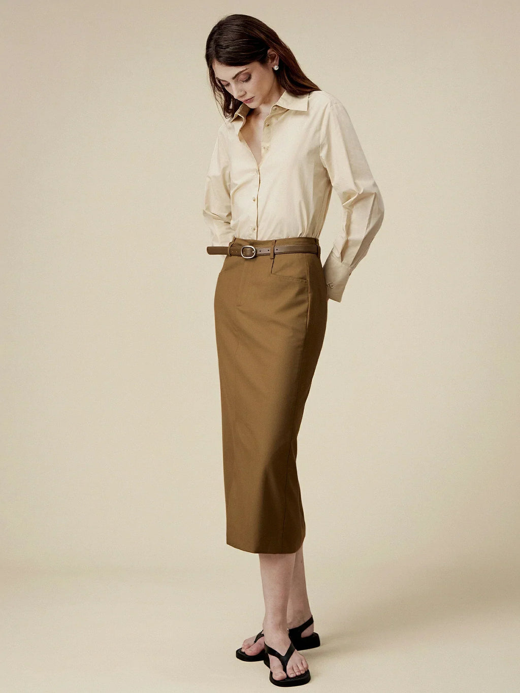 Κοστούμι Με Ίσια Σχισμή Και Μισή Φούστα