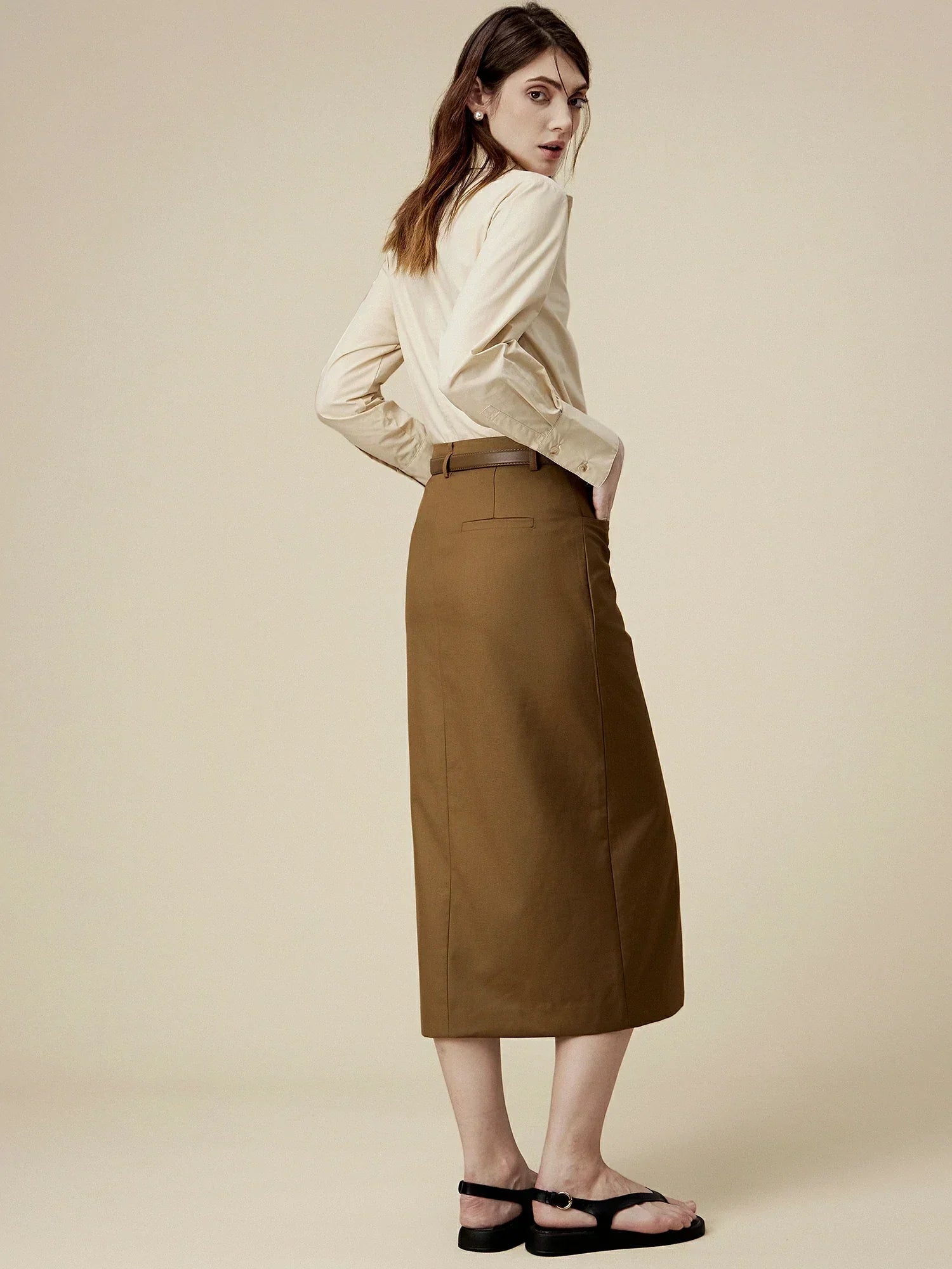 Κοστούμι Με Ίσια Σχισμή Και Μισή Φούστα