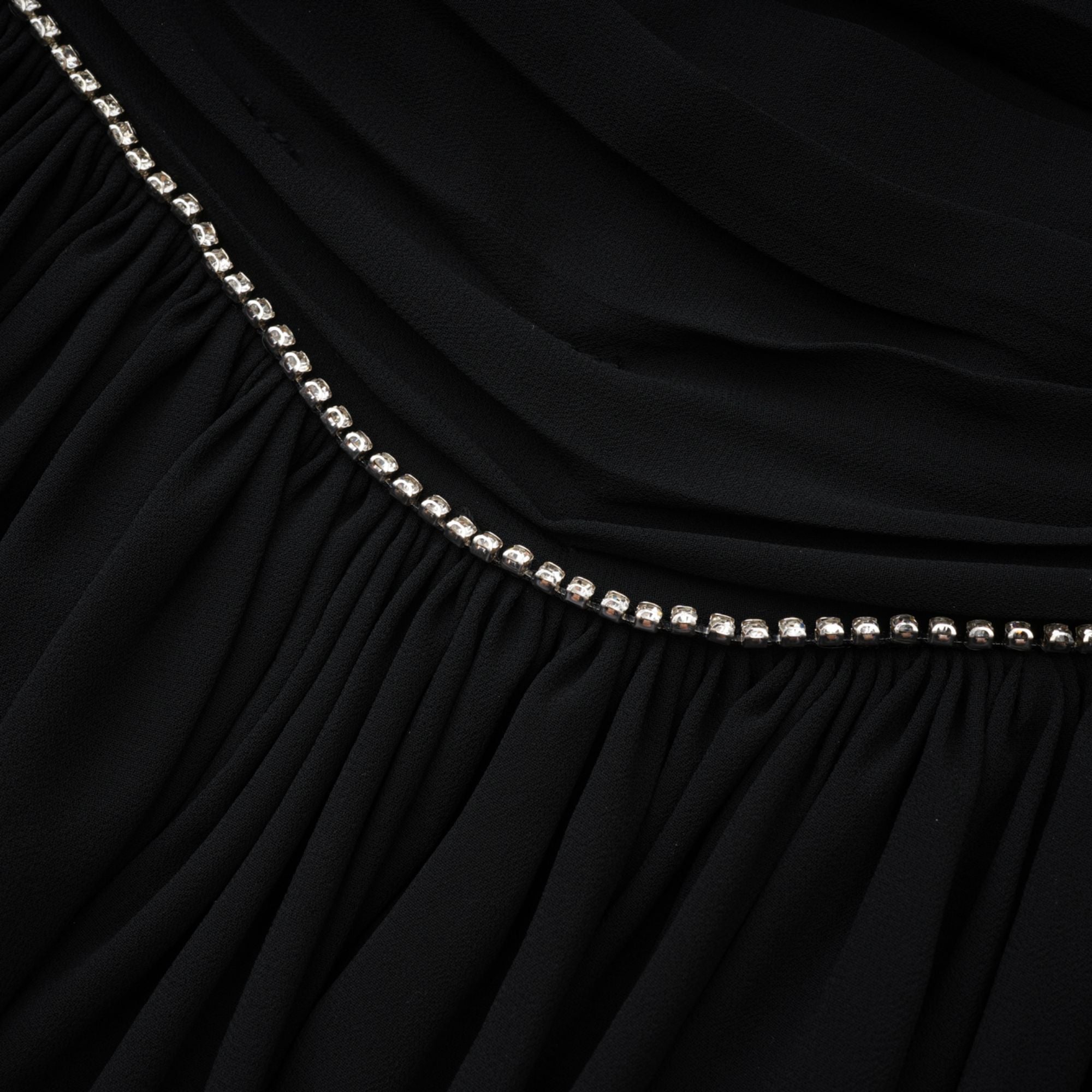 Φόρεμα Με Κέντημα Nadine Και Πλισέ Σχέδιο