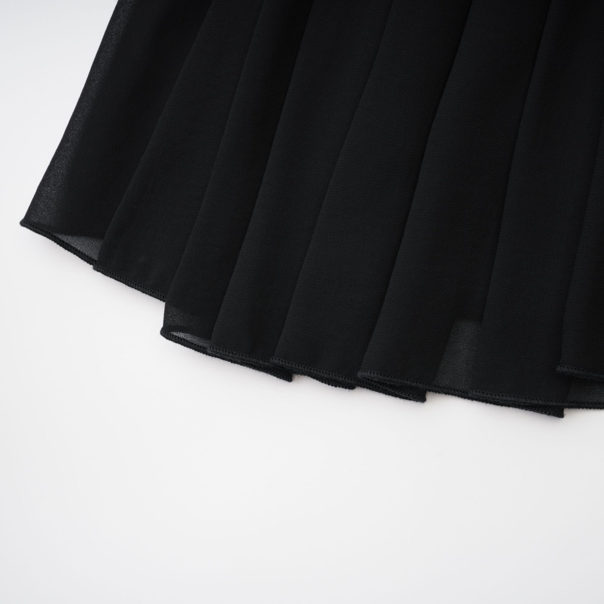 Φόρεμα Με Κέντημα Nadine Και Πλισέ Σχέδιο