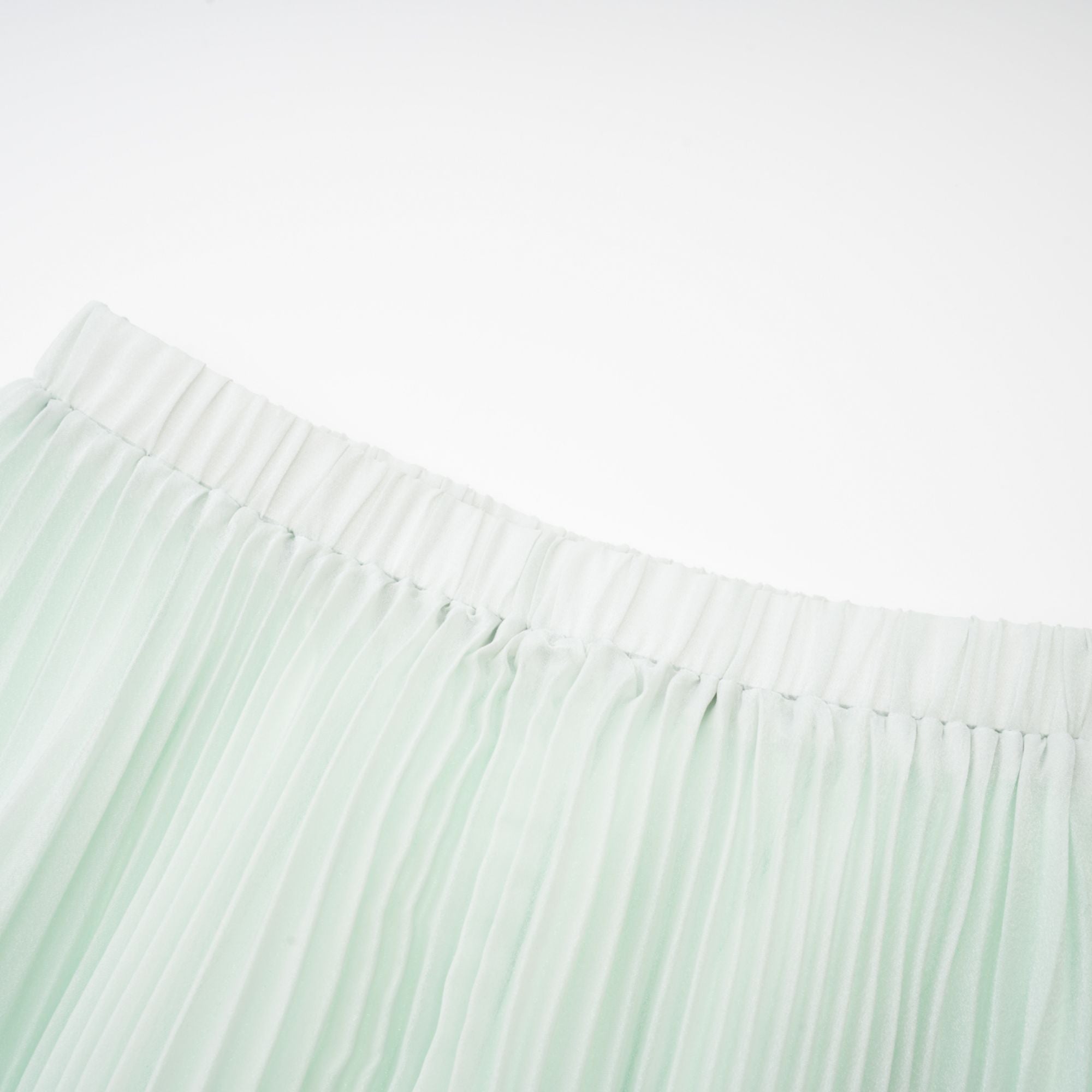 Σετ Ασορτί Πλισέ Τοπ Και Φούστα Fabrizia Με Ψεύτικα Λουλούδια