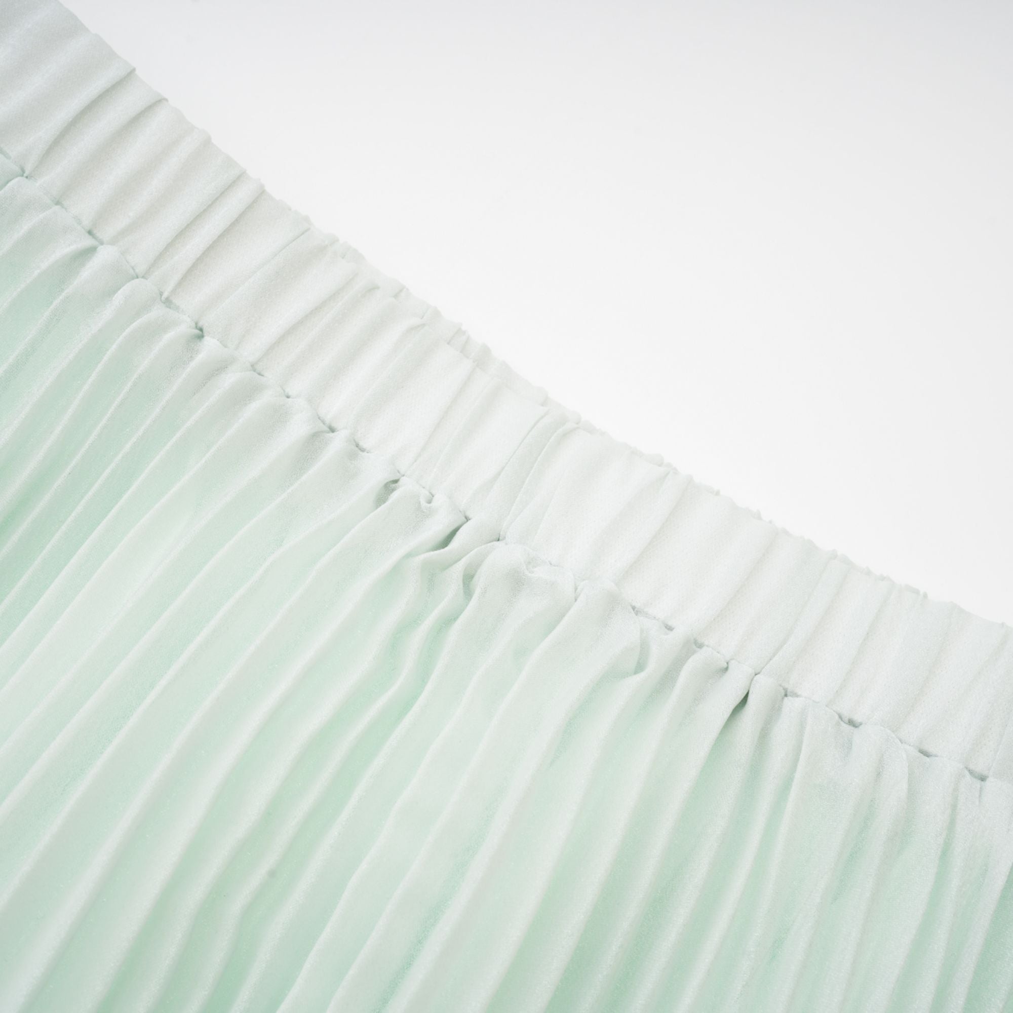 Σετ Ασορτί Πλισέ Τοπ Και Φούστα Fabrizia Με Ψεύτικα Λουλούδια