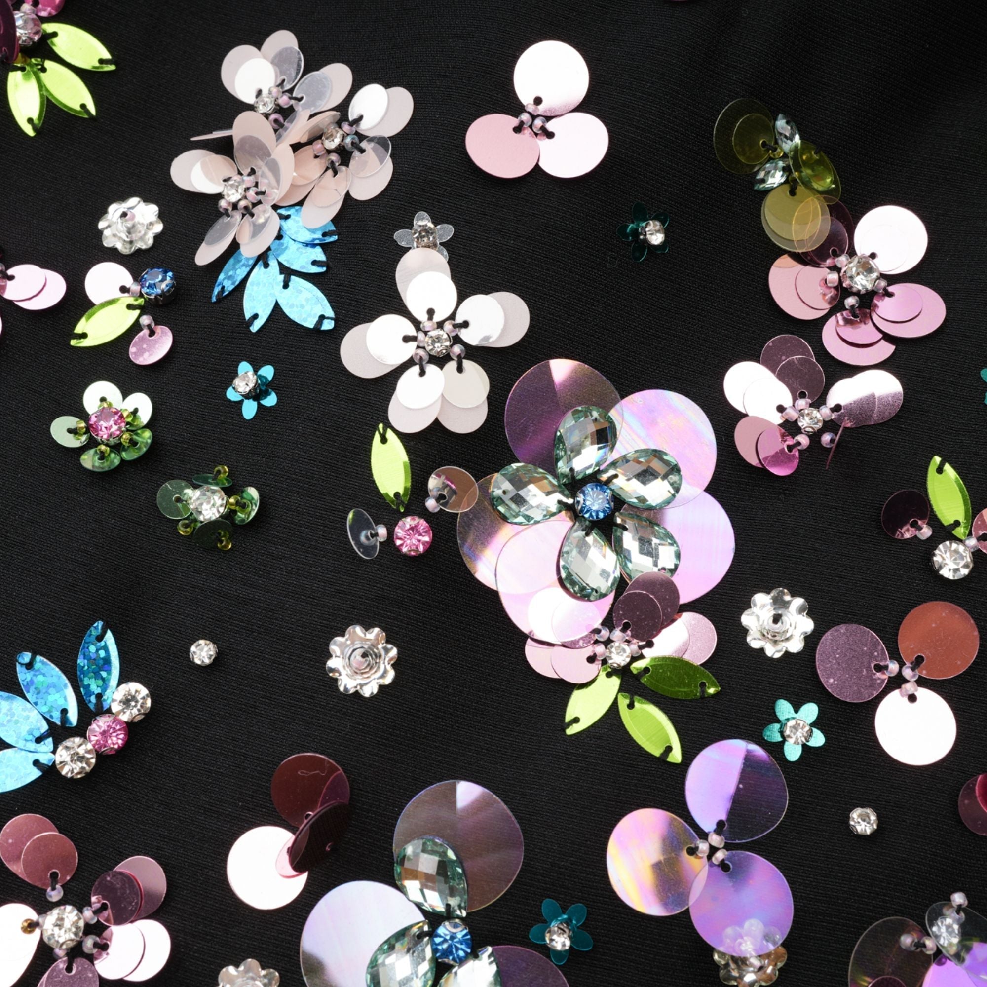 Μίνι Φόρεμα Με Κέντημα Roseline Και Λαιμόκοψη Halter