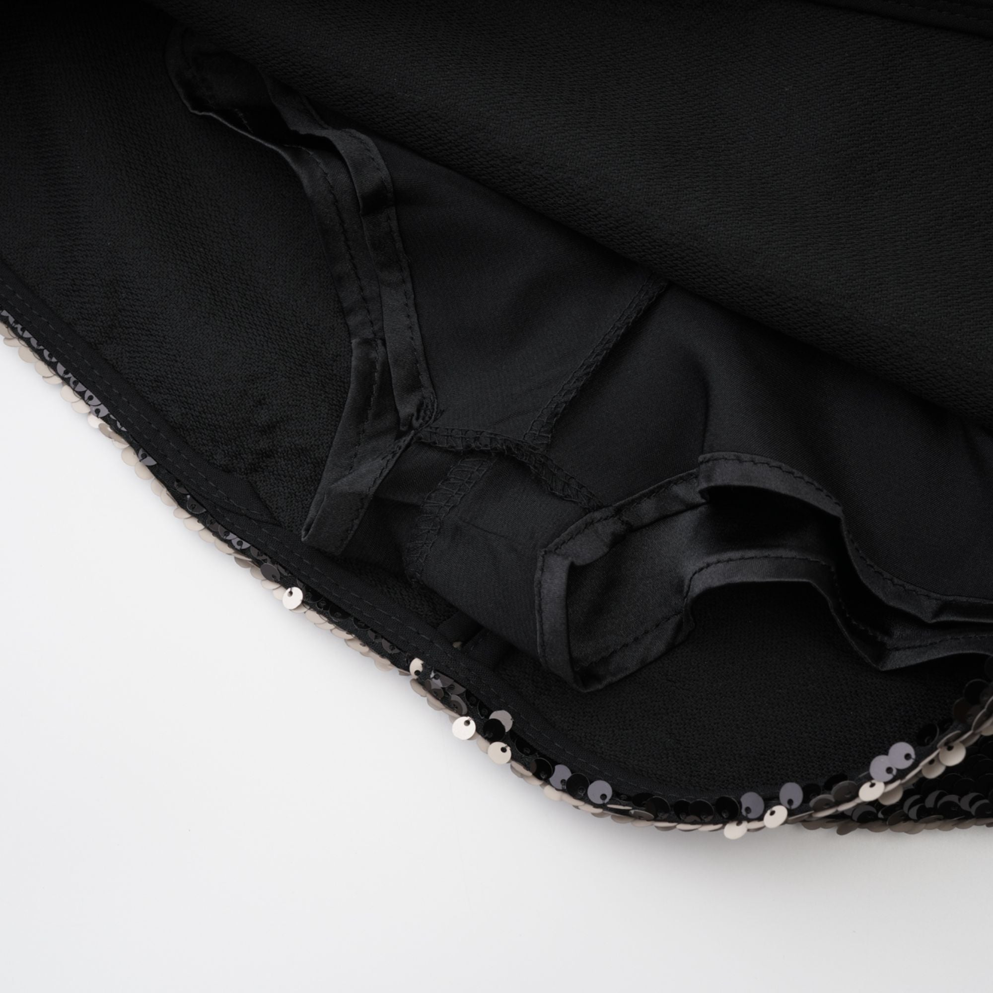 Μαύρη Μίνι Φούστα Με Πούλιες Magali