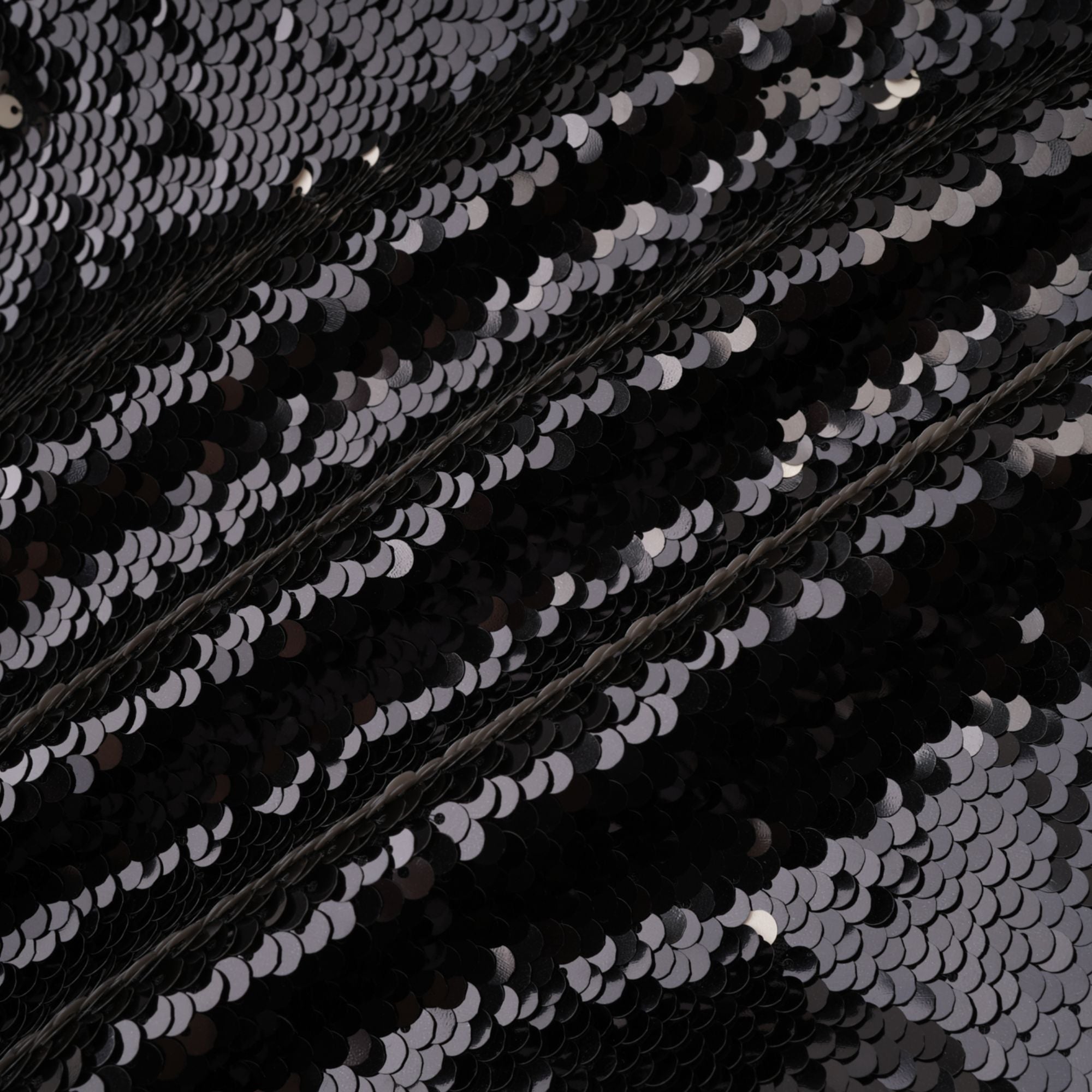 Μαύρη Μίνι Φούστα Με Πούλιες Magali