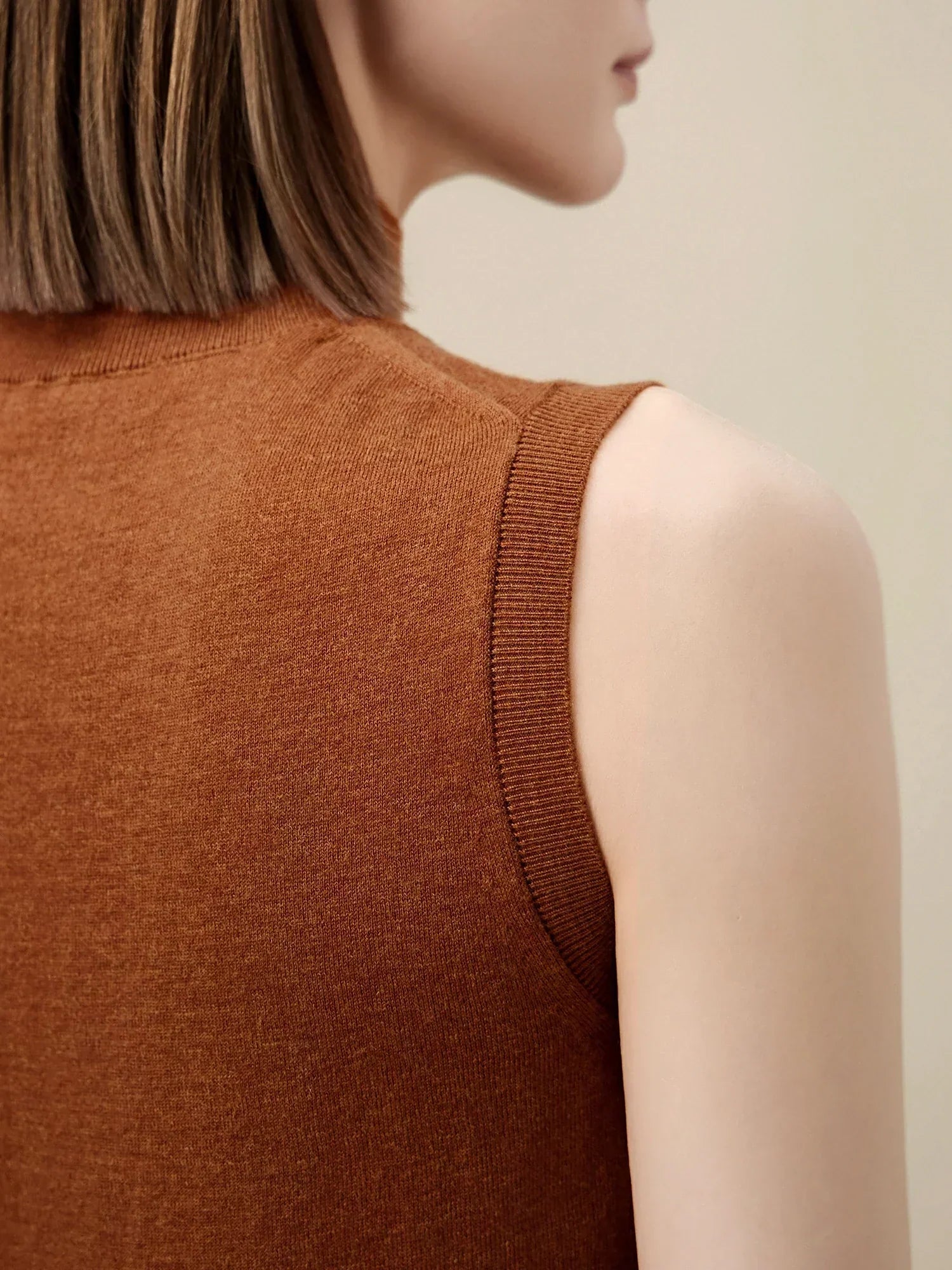 Μάλλινο Αμάνικο Γιλέκο Με Ζιβάγκο