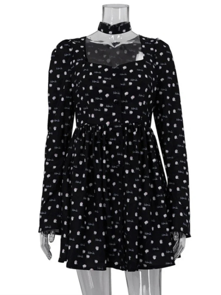 Μίνι Φόρεμα Με Μακριά Μανίκια Και Πουά Λαιμόκοψη