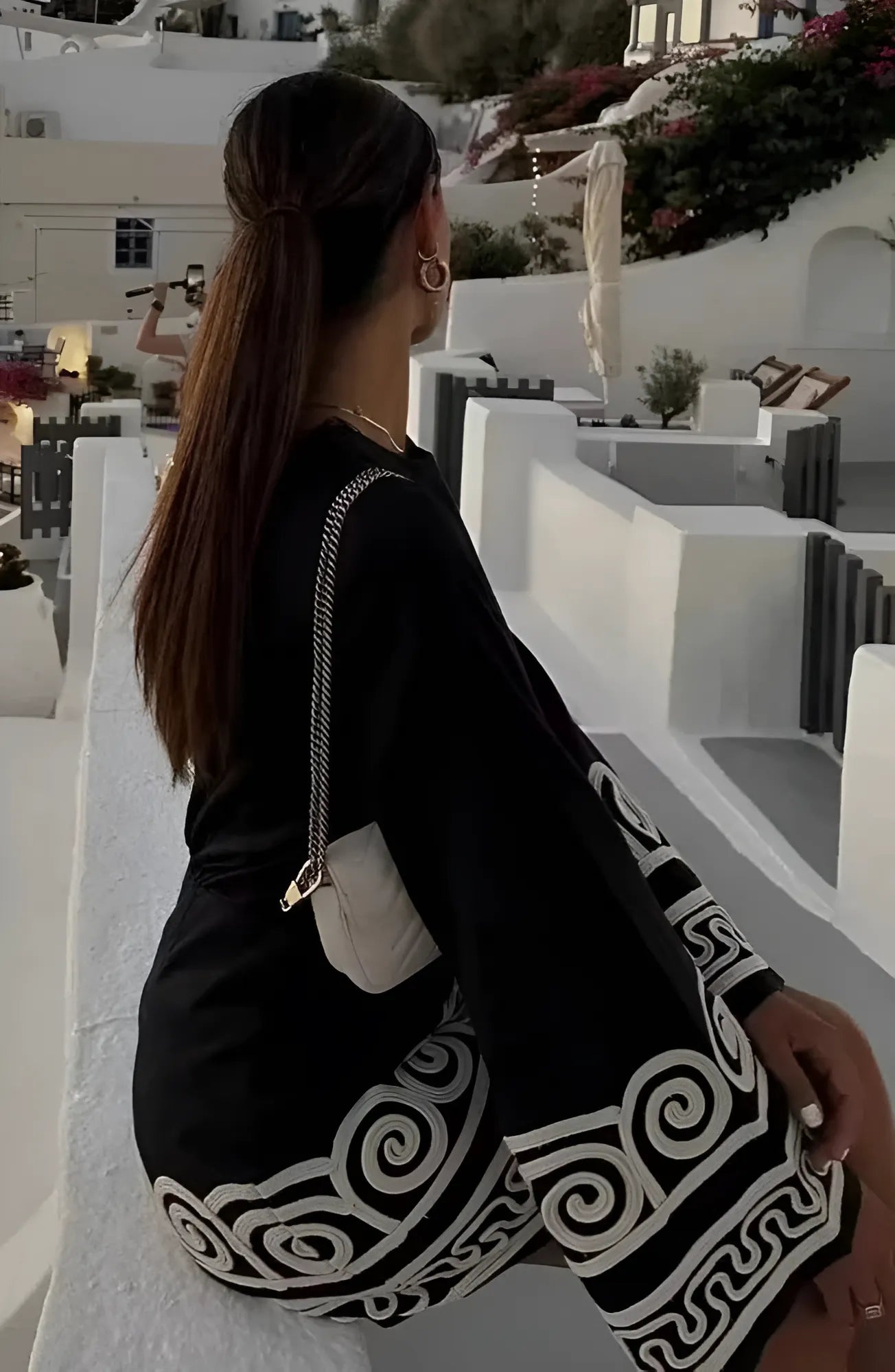 Μίνι Φόρεμα Khloe Με Μακριά Μανίκια Και Έθνικ Σχέδια Στην Πλάτη