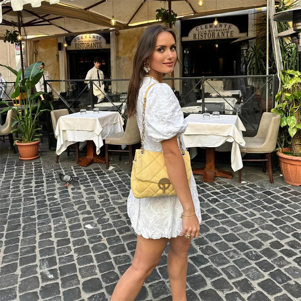 Φόρεμα Corinne Chic Με Ανάγλυφο Σχέδιο