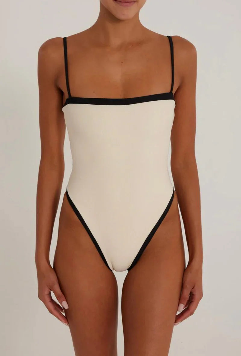 Μαγιό Με Αντίθεση