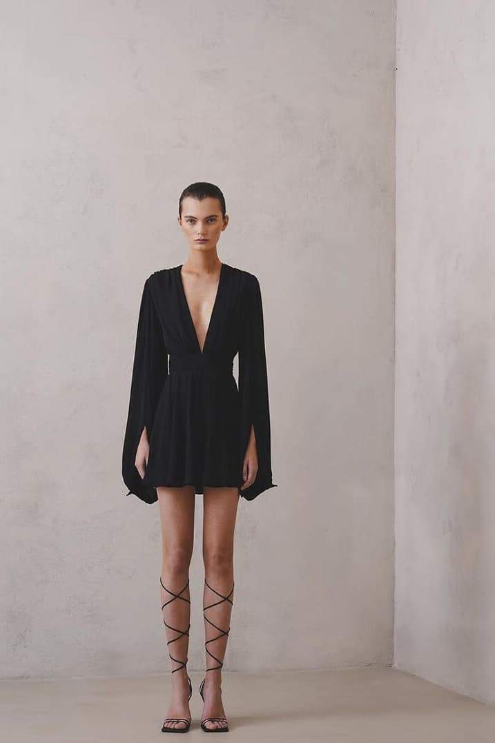 Μίνι Φόρεμα Amelia Με Βαθύ V Ντεκολτέ