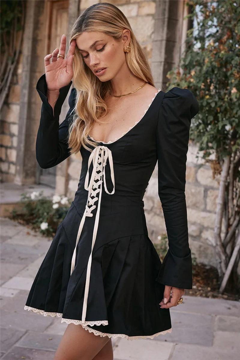 Μίνι Φόρεμα Με Λεπτομέρειες Από Γαλλική Δαντέλα