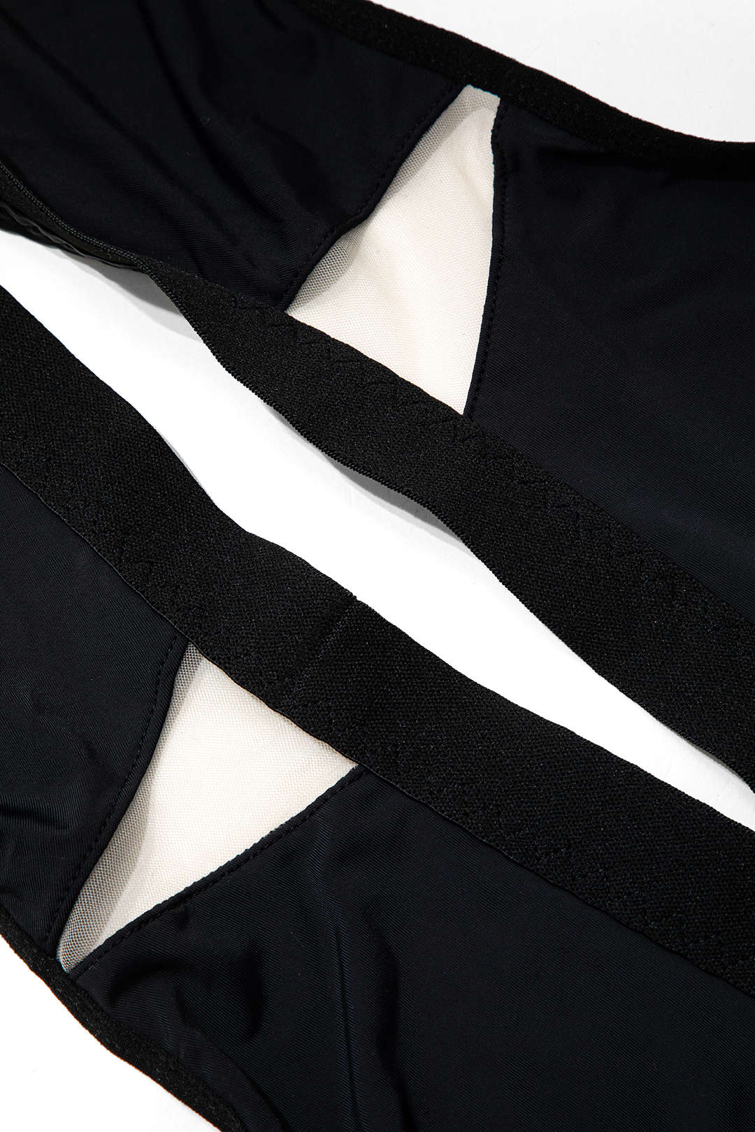 Σετ Ζαρτιέρες Με Διαφανή Εσώρουχα Και Γάντια Από Πλέγμα