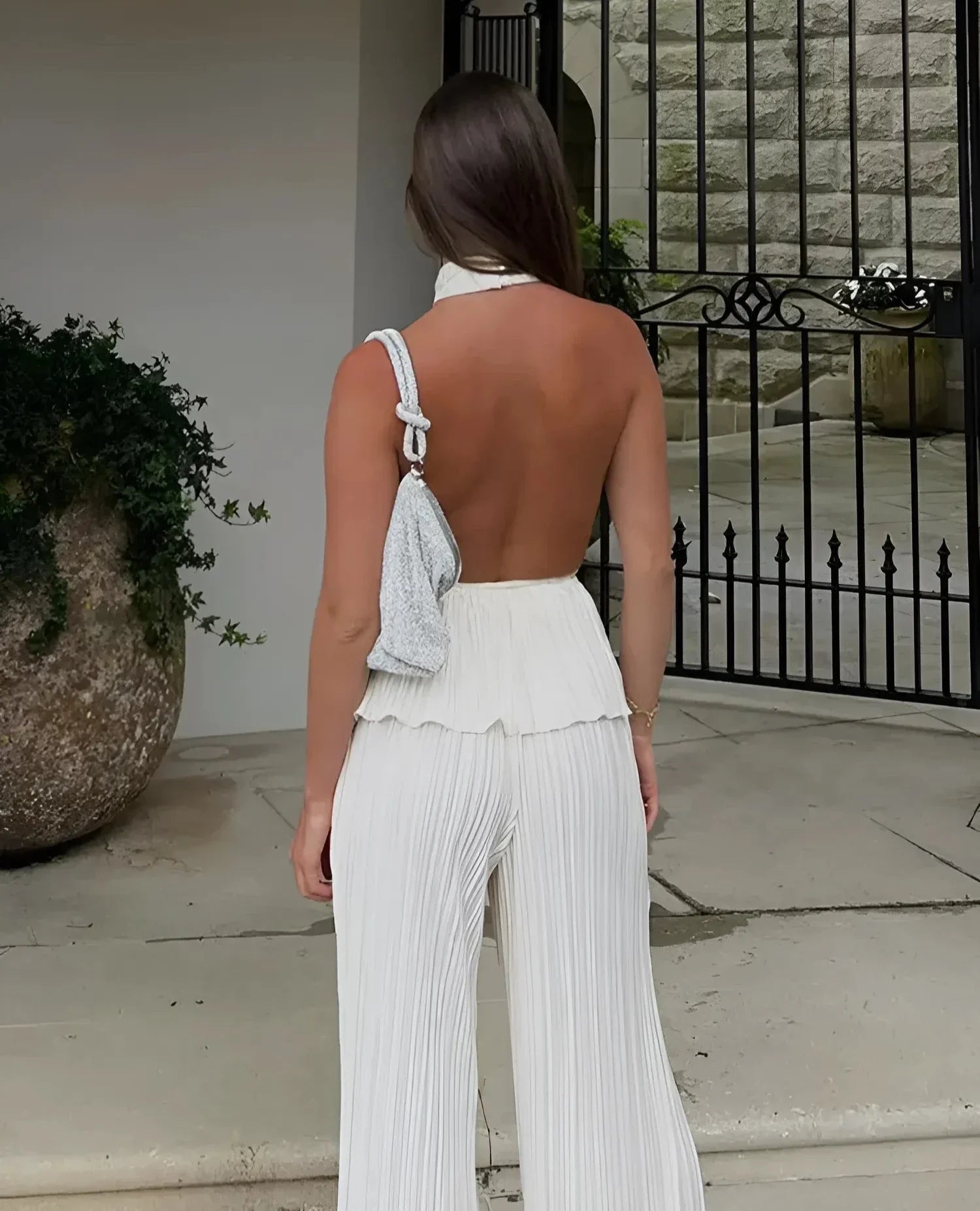 Σετ Παντελονιού Με Δέσιμο Στο Λαιμό Και Λεπτομέρεια Στην Πλάτη