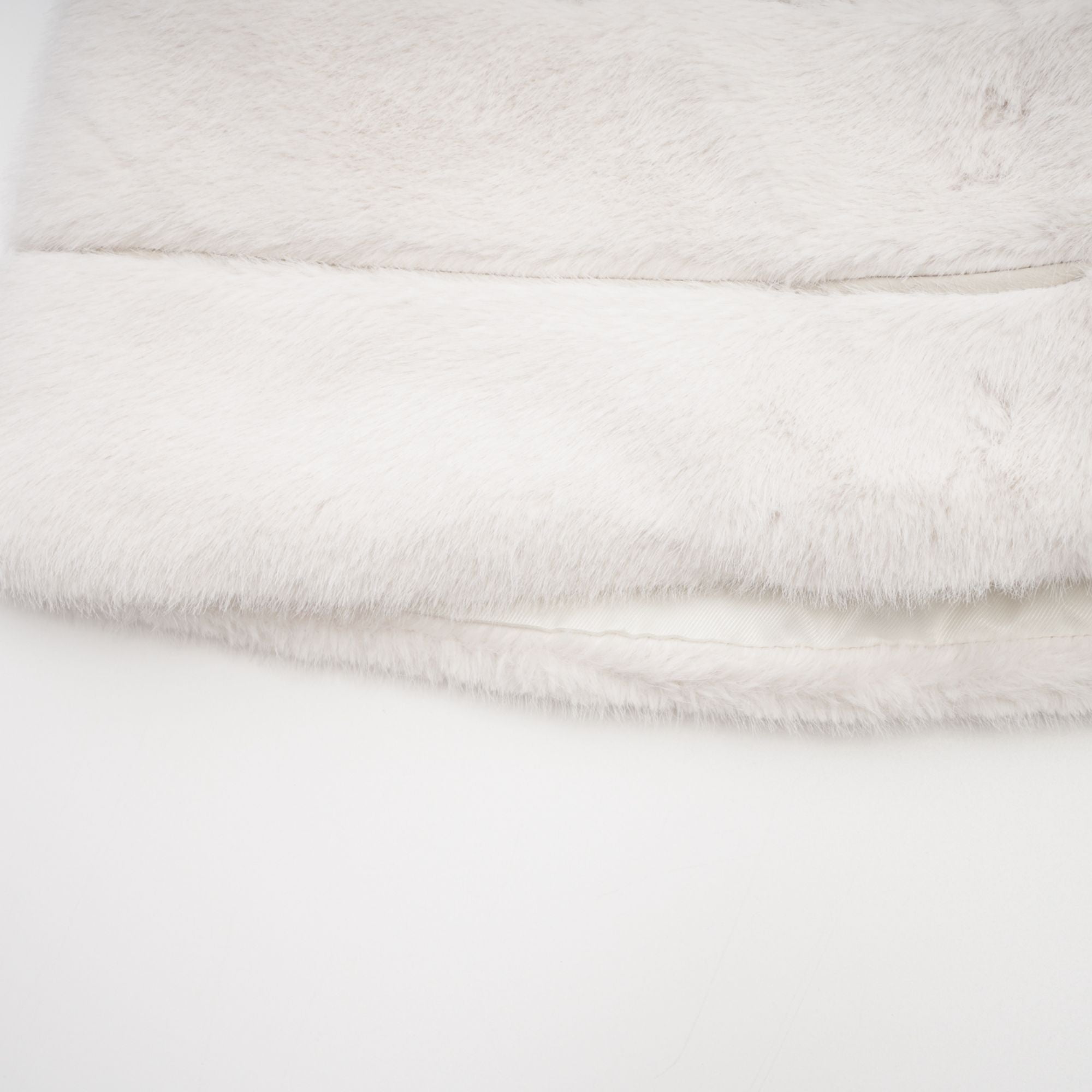 Σετ Ασορτί Μπουφάν Και Φούστα Από Λευκή Ψεύτικη Γούνα Caitlin