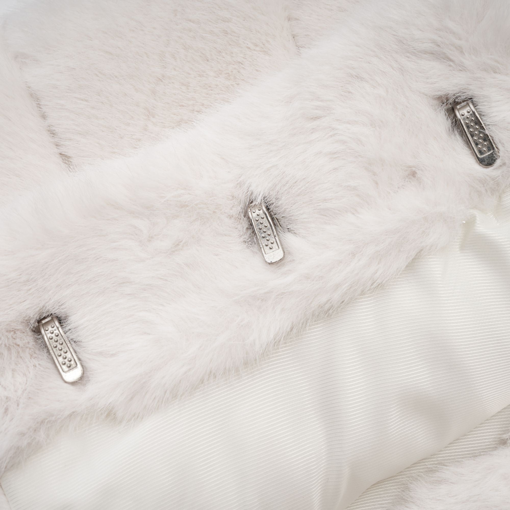 Σετ Ασορτί Μπουφάν Και Φούστα Από Λευκή Ψεύτικη Γούνα Caitlin