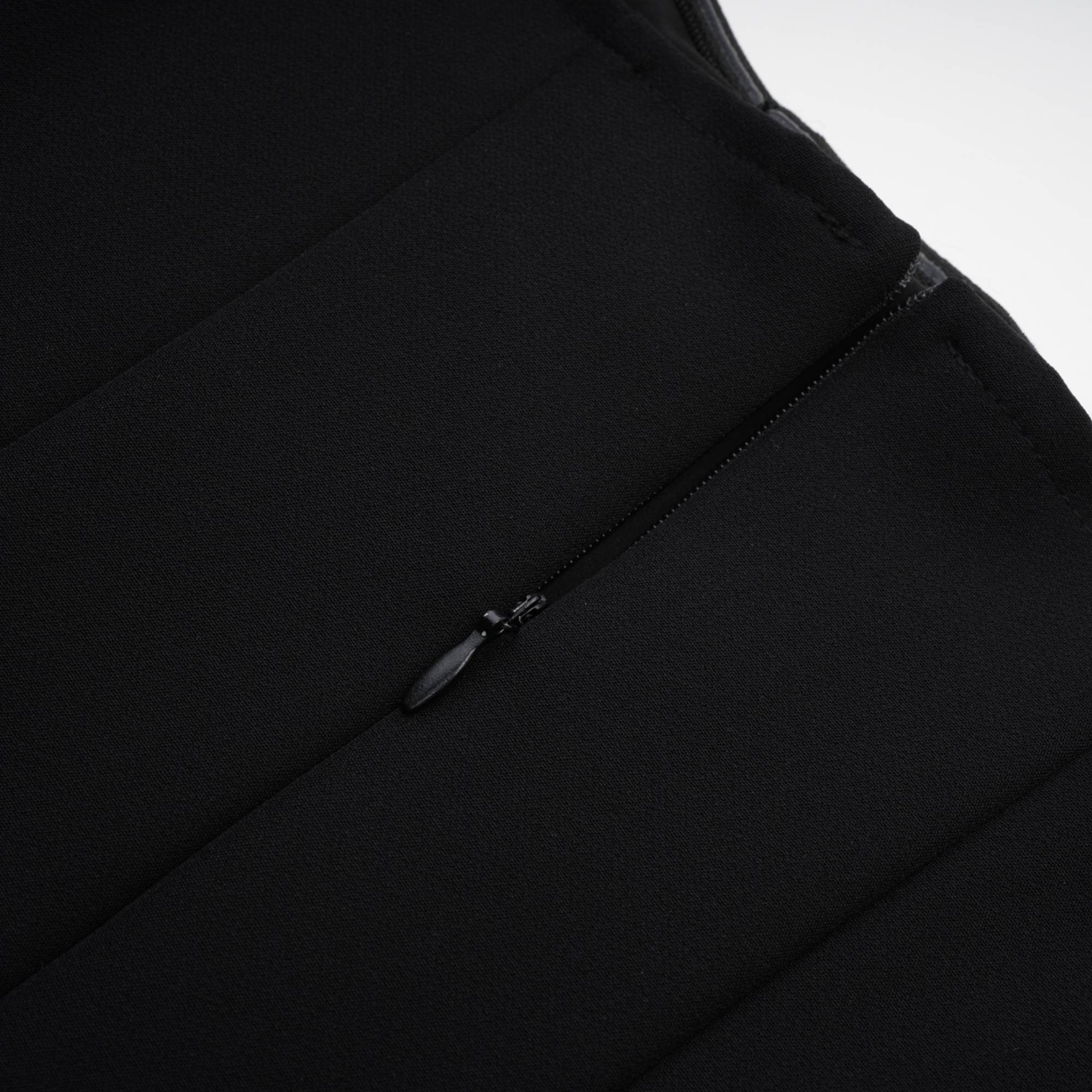 Μαύρο Φόρεμα Μίντι Με Ανοιχτή Πλάτη Cendrine Με Πτυχώσεις