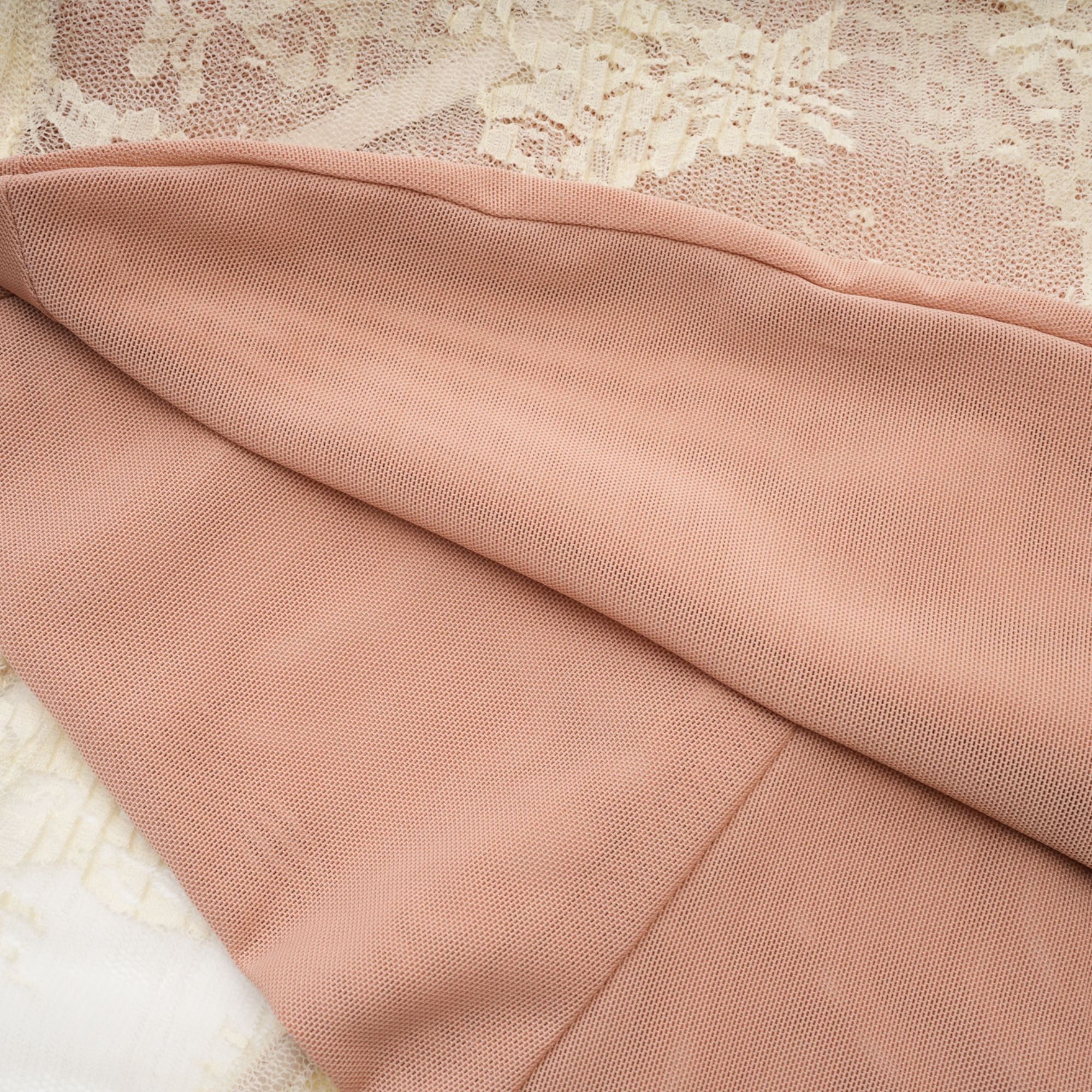 Μαύρο Φόρεμα Με Φαρδιά Μανίκια Και Ρεβέρ Cyrielle