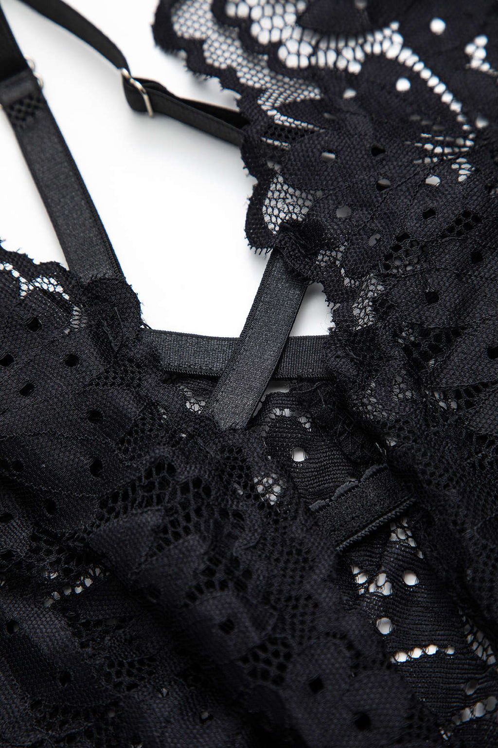 Κορμάκι Με Ανοιχτό Κορμάκι Και Ντεκολτέ, Με Κοψίματα Και Λεπτομέρειες Στο Μπροστινό Και Πίσω Μέρος