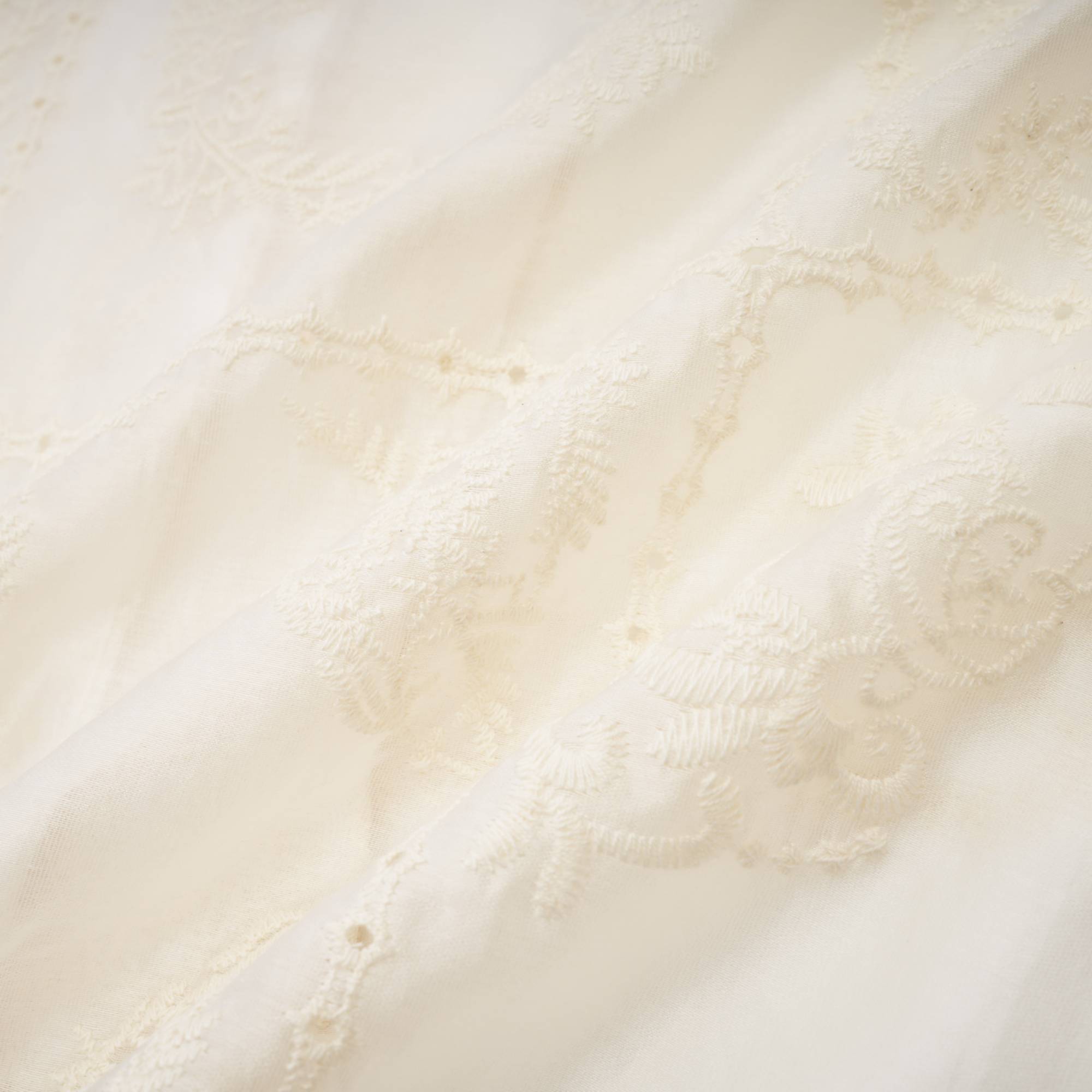 Κεντημένο Τοπ Με Δάφνη