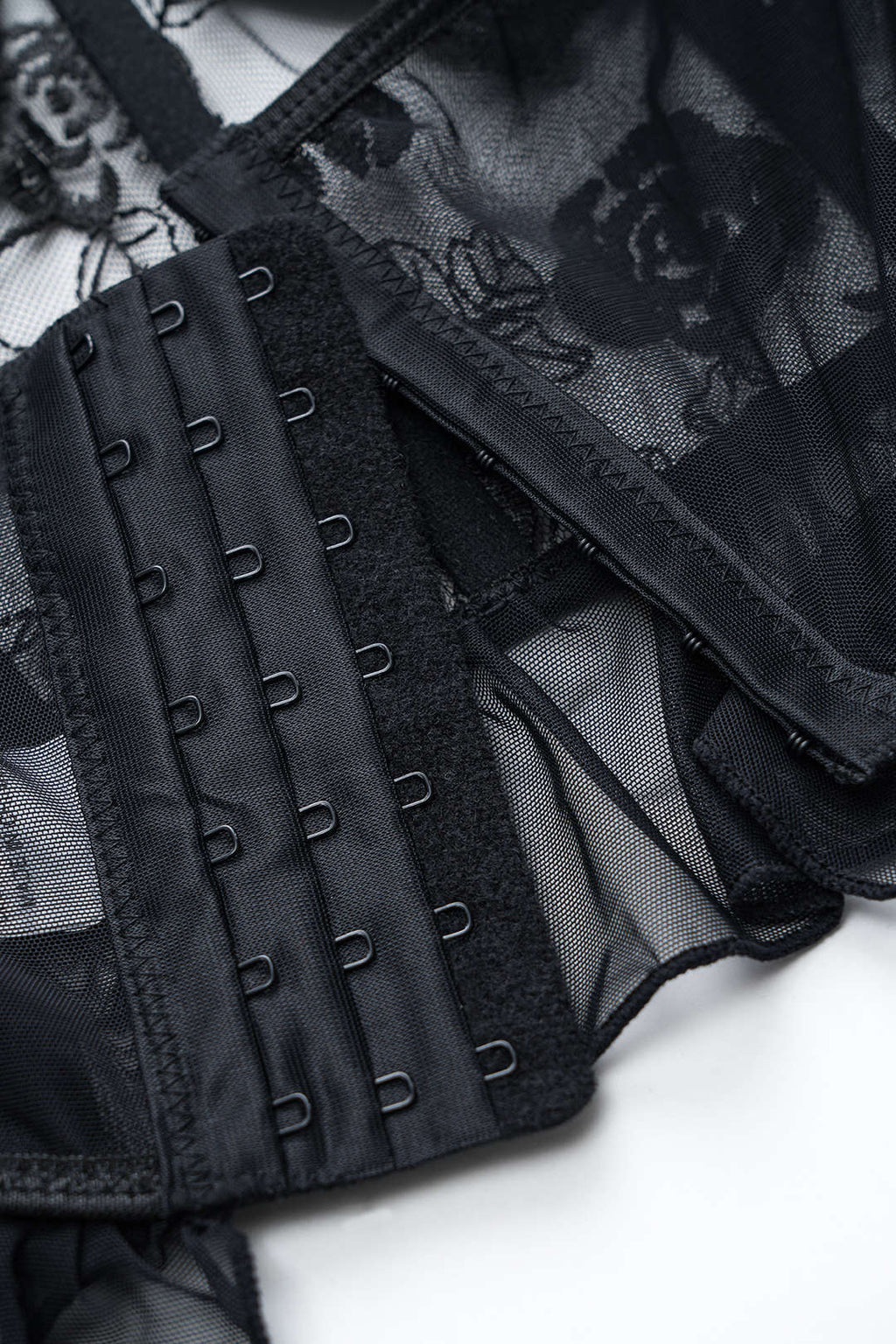 Μπουστάκι Με Τούλι Και Κεντημένο Κορσάζ