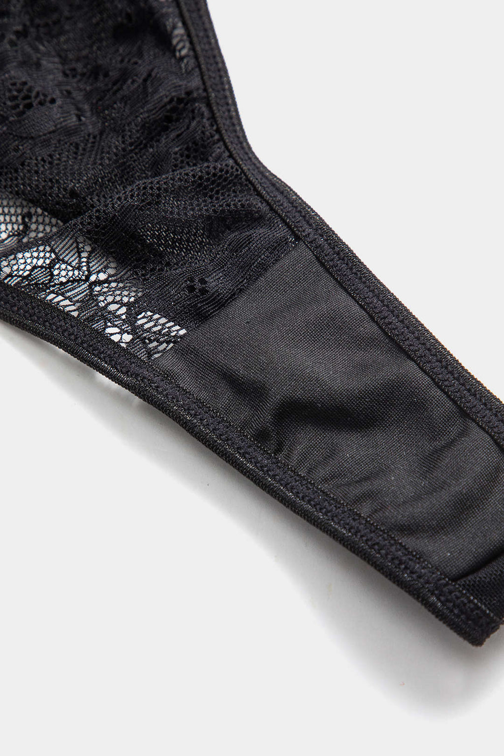 Σετ Ζαρτιέρες Με Δαντέλα Και Κέντημα Στο Στήθος Με Σταυρό