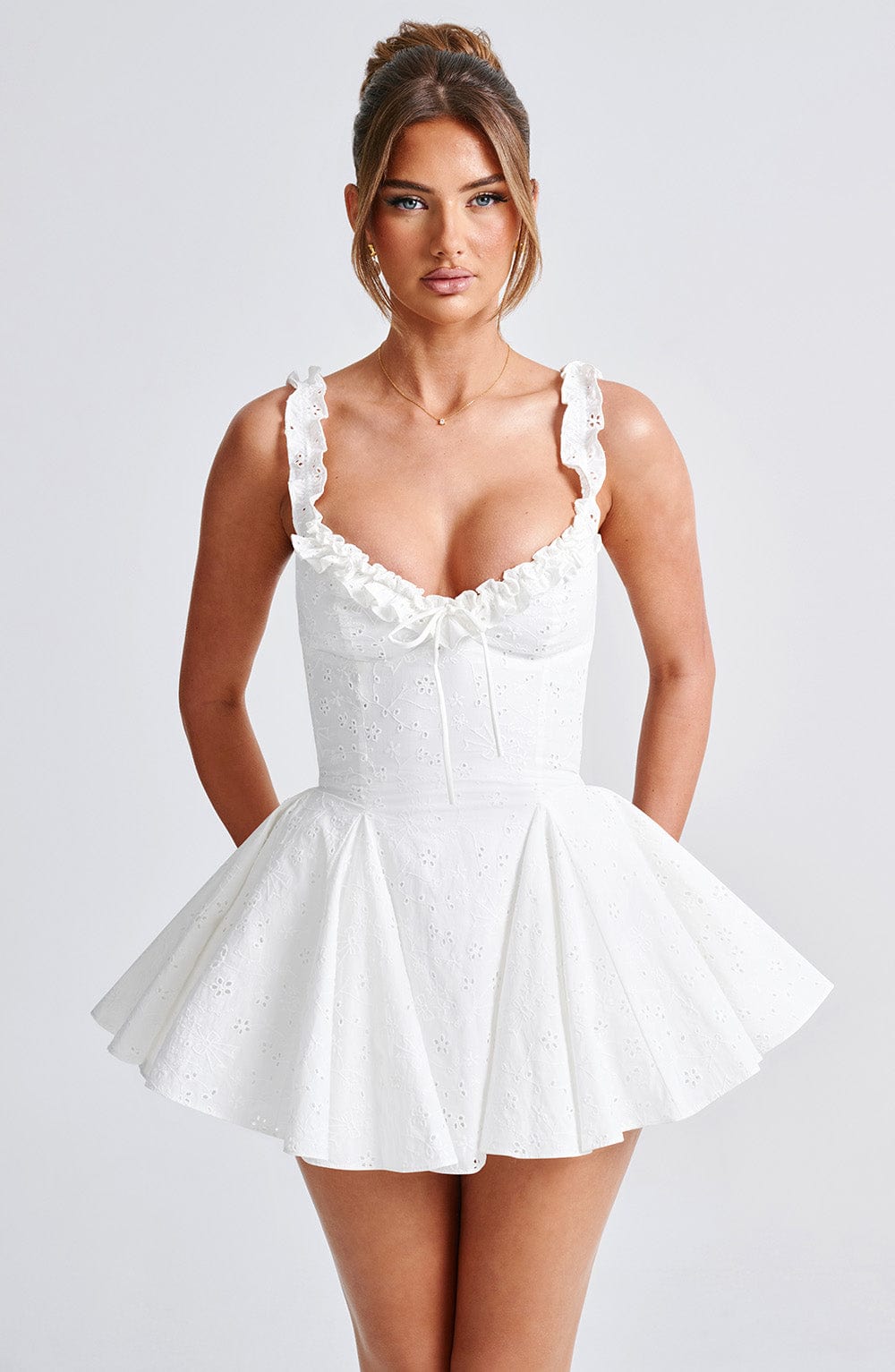 Φόρεμα Elva Με Δαντέλα Και Βολάν - Ιβουάρ