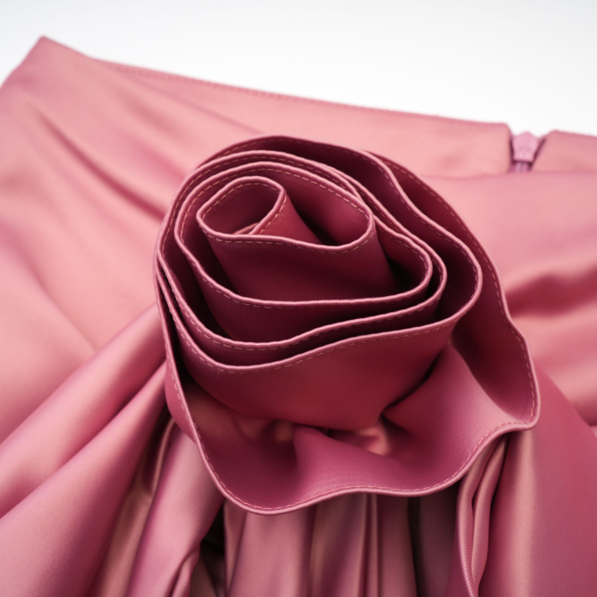 Σετ Κοντού Τοπ Και Φούστας Με Κέντημα Iris