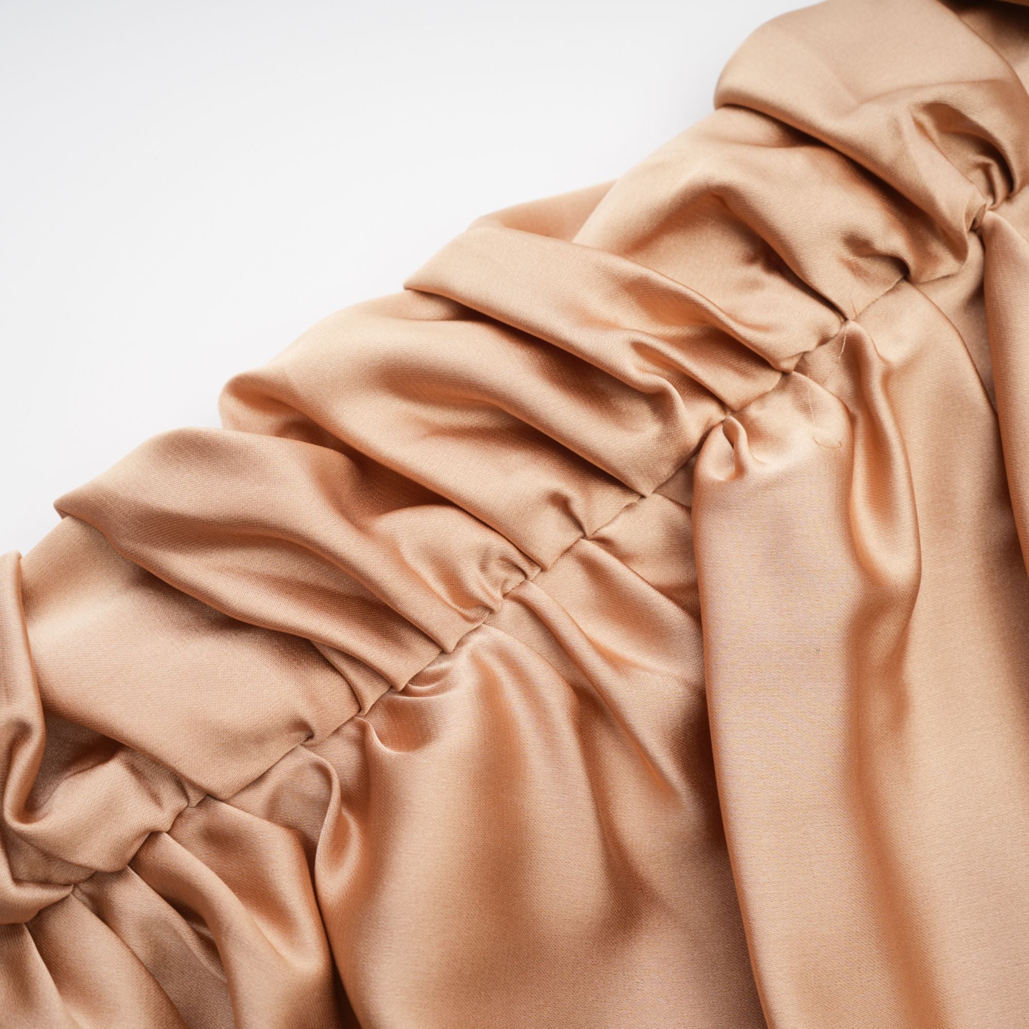 Μίνι Φόρεμα Με Πτυχώσεις Και Έξω Τους Ώμους Iseldra