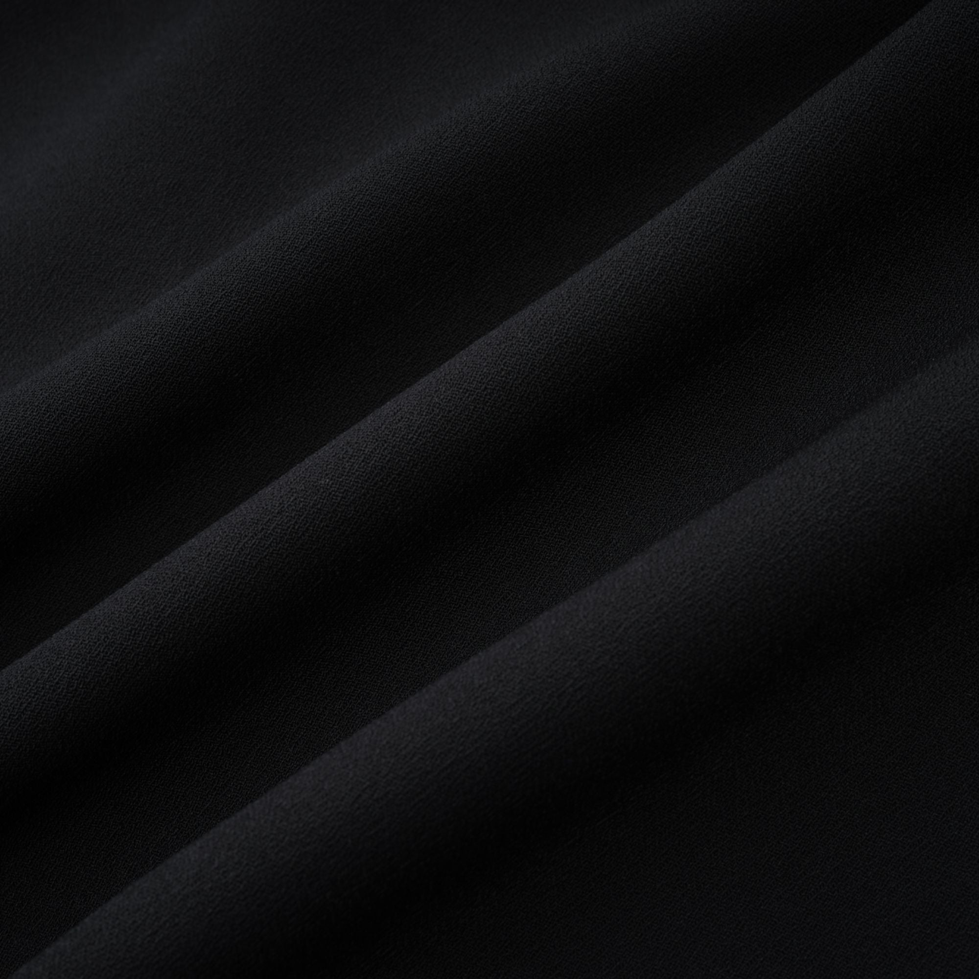 Μαύρο Μίνι Φόρεμα Με Λαιμόκοψη Και Τιράντες