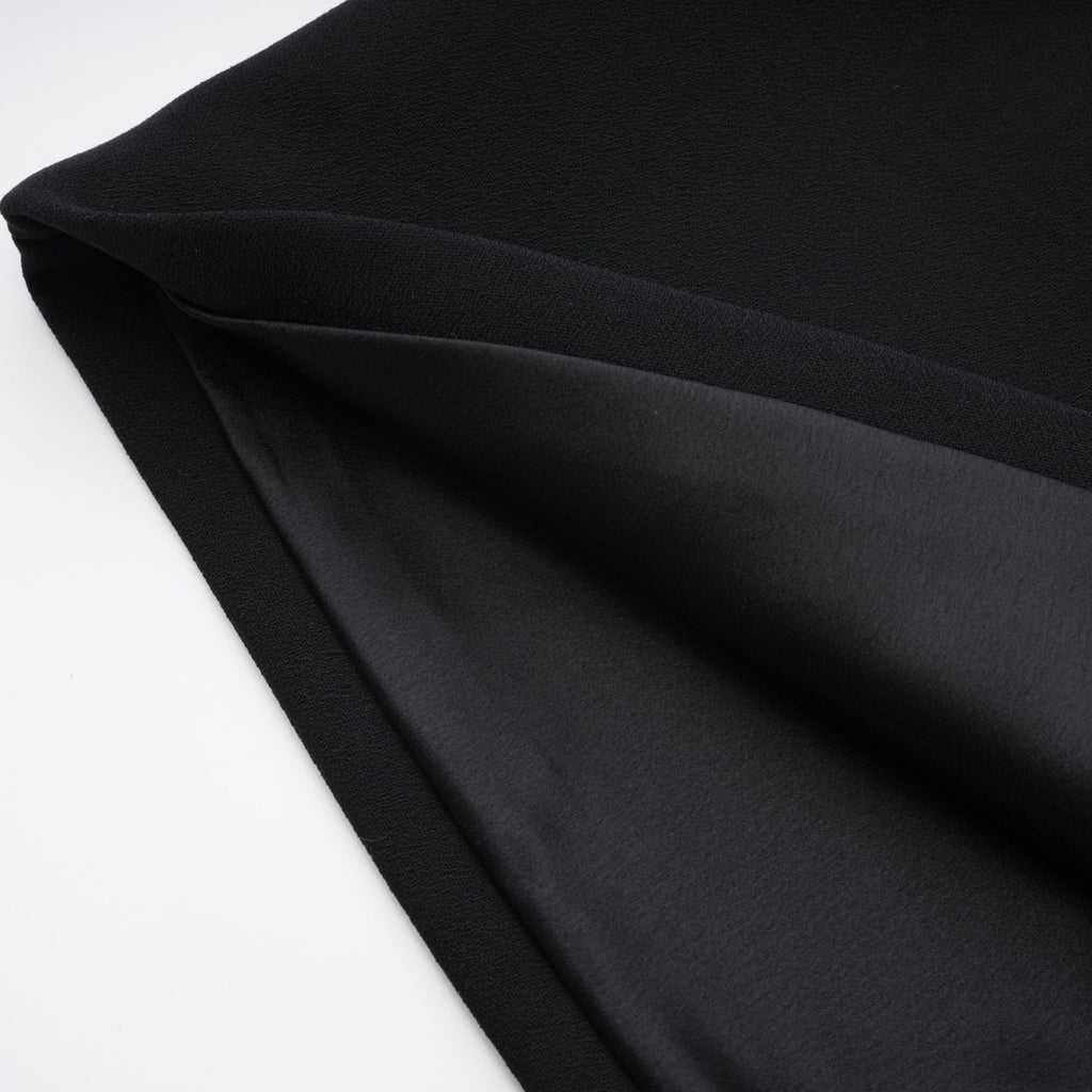 Μαύρο Μίνι Φόρεμα Με Λαιμόκοψη Και Τιράντες