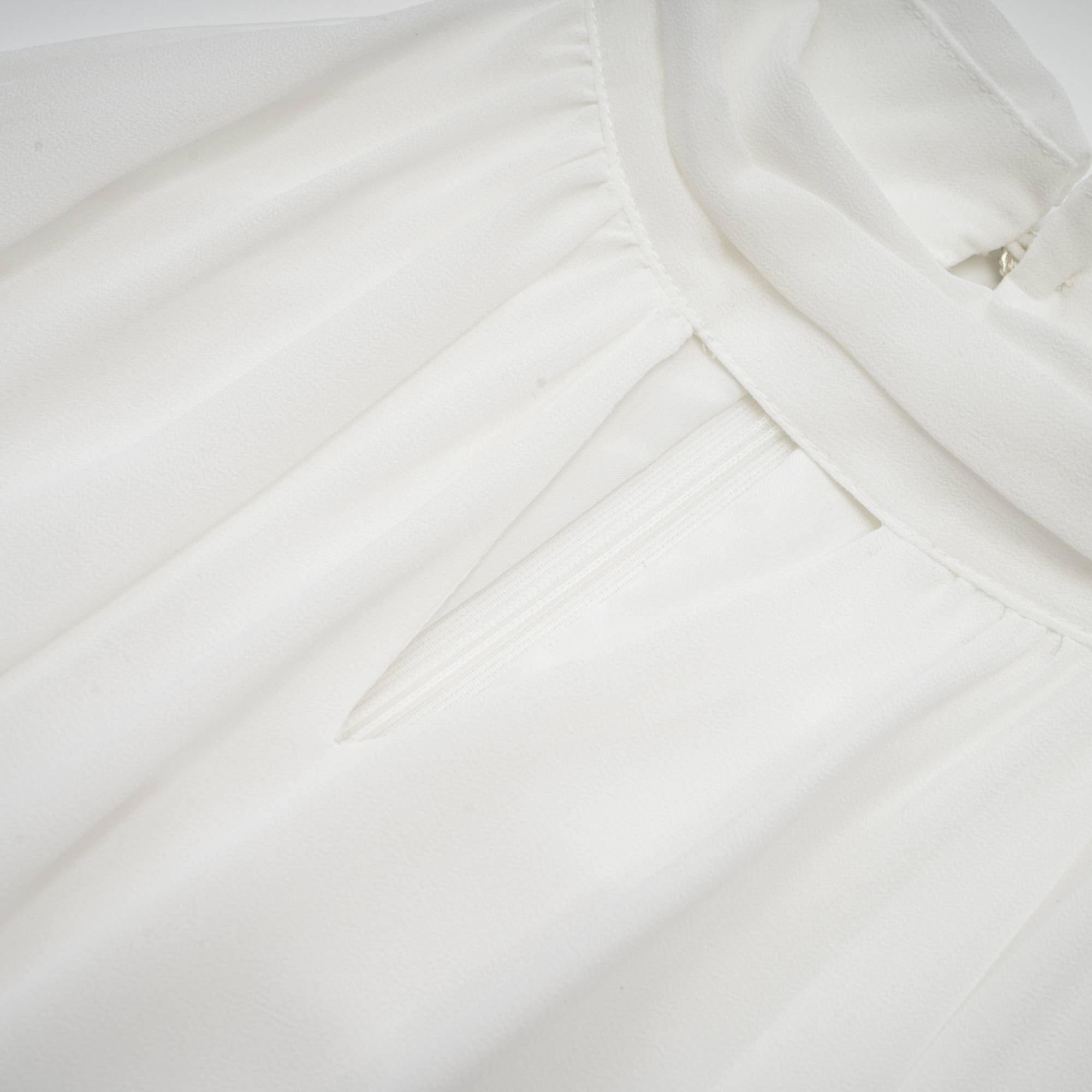 Φόρεμα Με Βελούδινη Λευκή Φούστα Και Λουλουδάτες Τιράντες