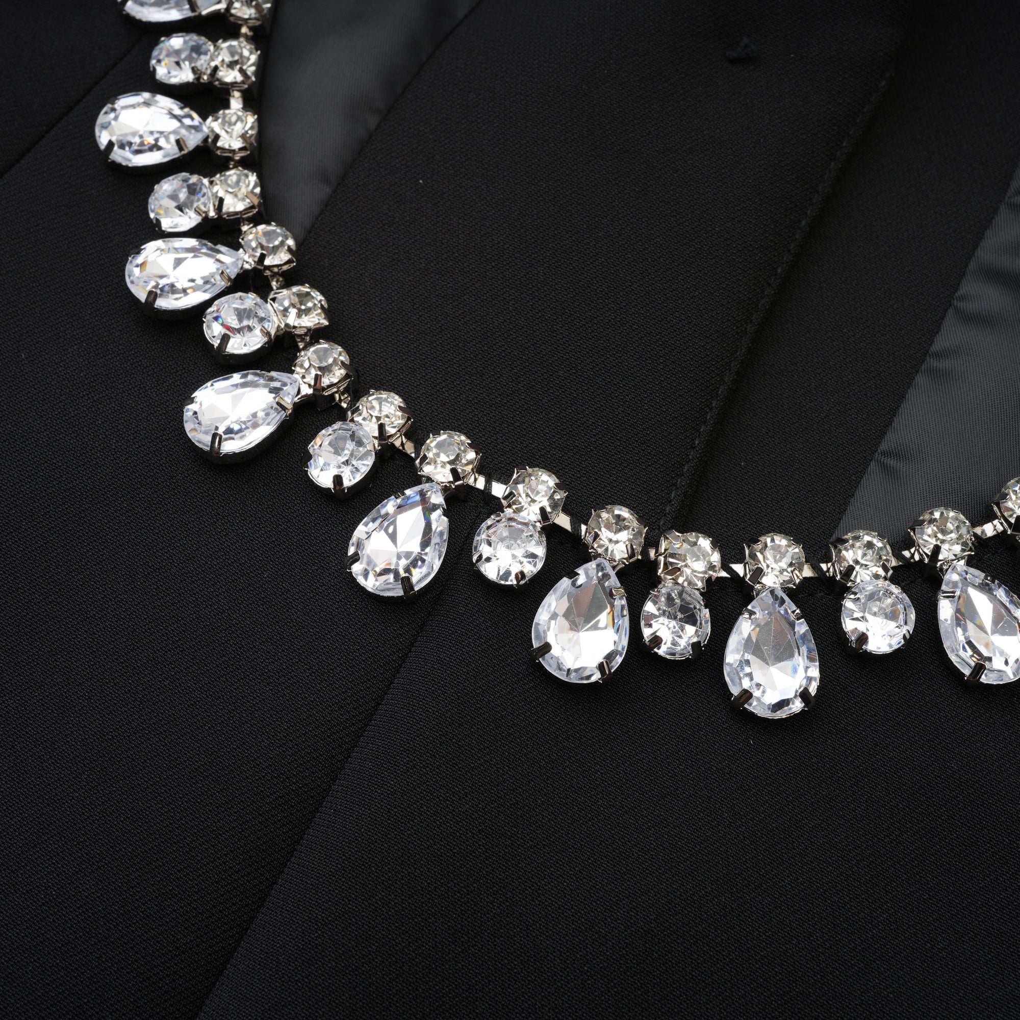 Μαύρο Σακάκι Odette Με Ανοιχτή Πλάτη