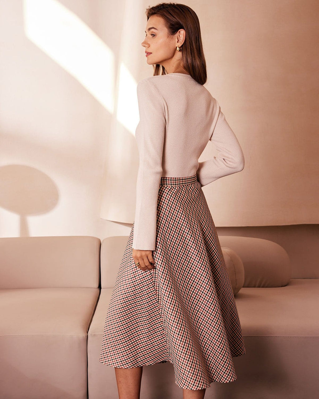 Μπεζ Πλεκτό Τοπ Με Στρογγυλή Λαιμόκοψη Και Κουμπιά