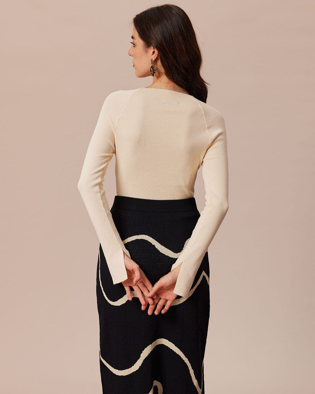 Μπεζ Πλεκτό Τοπ Με Σχισμές Και Φιόγκο Σε Ριμπ Ύφανση