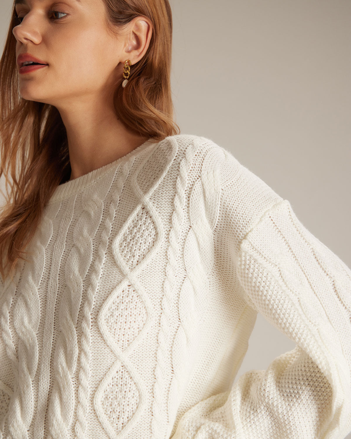 Μπεζ Πουλόβερ Με Στρογγυλή Λαιμόκοψη Και Ριμπ Ντραπέ