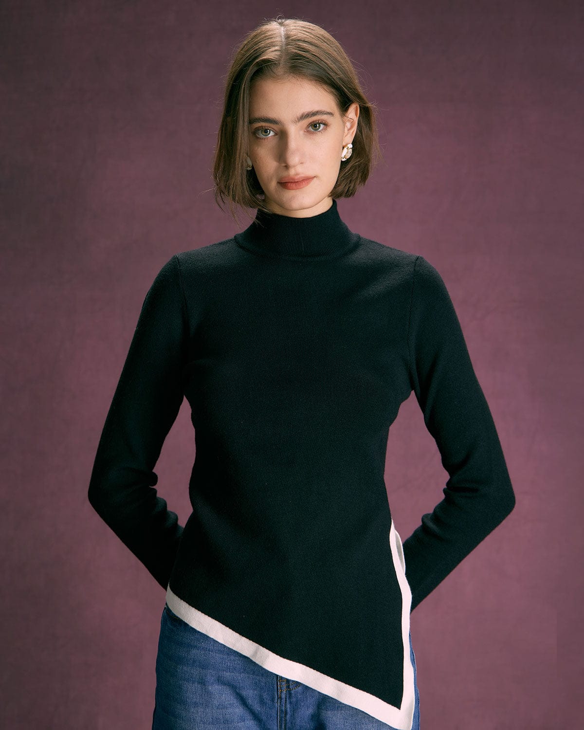 Μαύρο Πλεκτό Τοπ Με Ψηλό Λαιμό Και Ασύμμετρο Τελείωμα