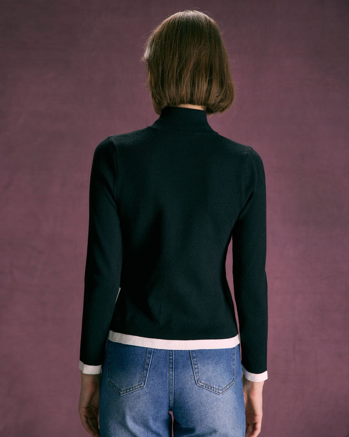 Μαύρο Πλεκτό Τοπ Με Ψηλό Λαιμό Και Ασύμμετρο Τελείωμα