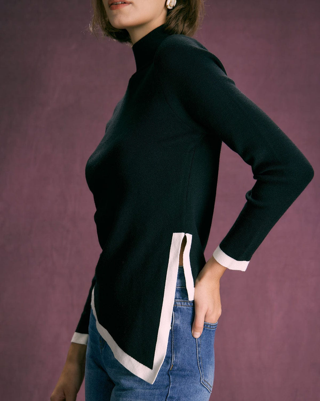 Μαύρο Πλεκτό Τοπ Με Ψηλό Λαιμό Και Ασύμμετρο Τελείωμα