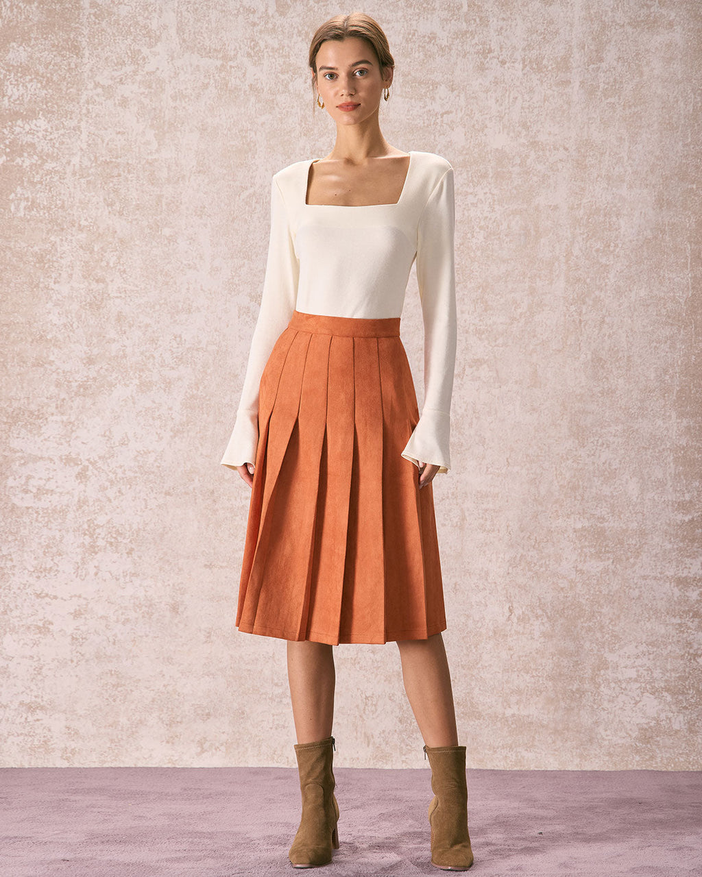 Μπεζ T-Shirt Με Τετράγωνη Λαιμόκοψη Και Βολάν Στα Μανίκια