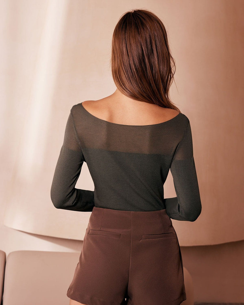 Γκρι Πλεκτό Τοπ Με Λαιμόκοψη Σε Διάφανο Χρώμα