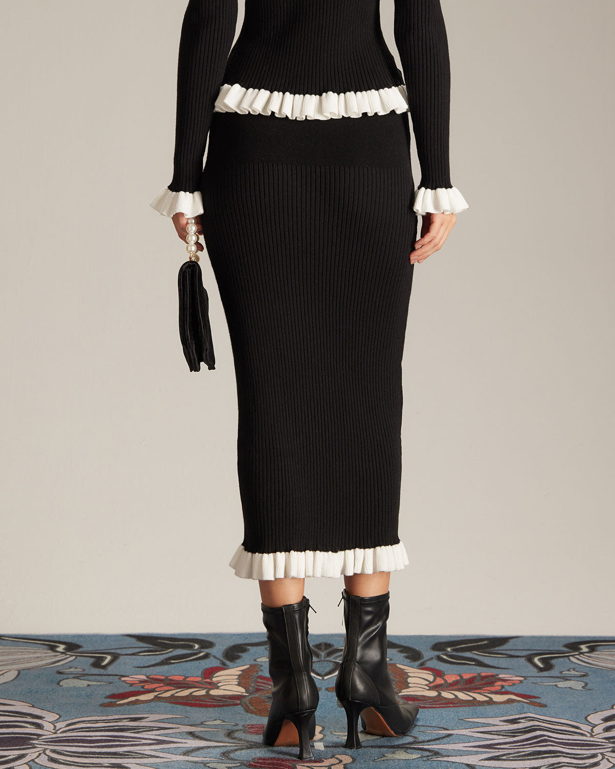 Μαύρη Πλεκτή Μίντι Φούστα Με Ψηλή Μέση Και Αντίθεση